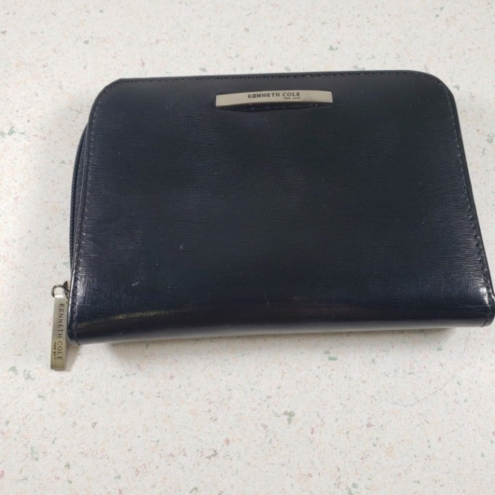Kenneth Cole New York Black Card Coin Single Zip Wallet Genuine Leather